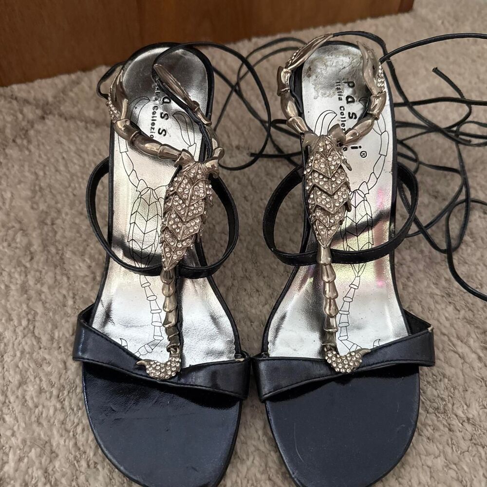 Unbranded Women's Navy and Black Footwear